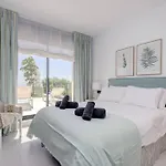 Ground Floor 4 Bedroom @ Hills! アパート エステポナ