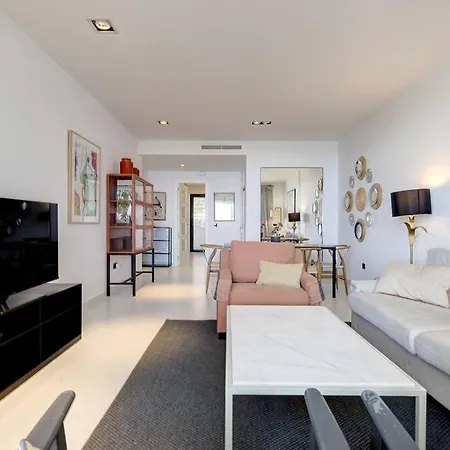 Ground Floor 4 Bedroom @ Hills! Estepona