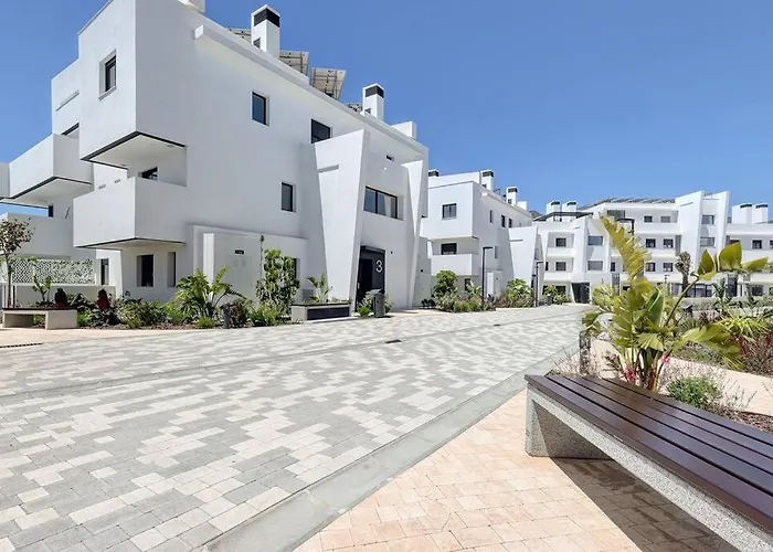 Ground Floor 4 Bedroom @ Hills! Apartamento Estepona
