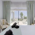Appartement Ground Floor 4 Bedroom @ Hills! *